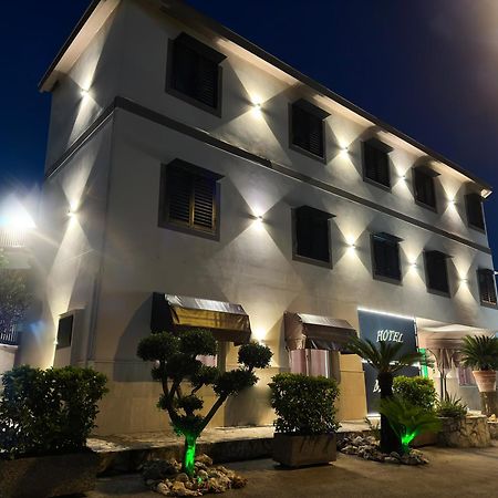 Hotel Martini Casavatore Exterior foto