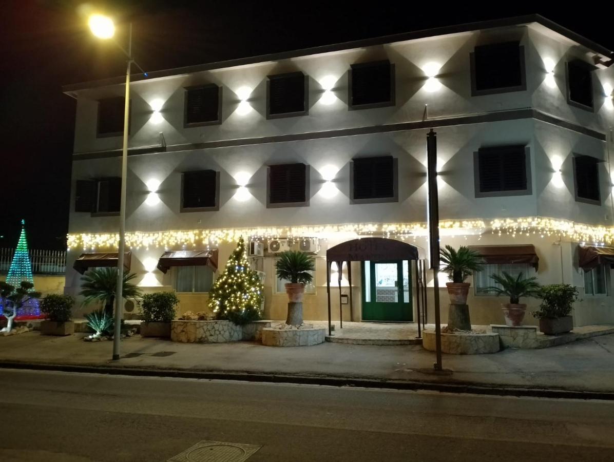 Hotel Martini Nápoles Exterior foto