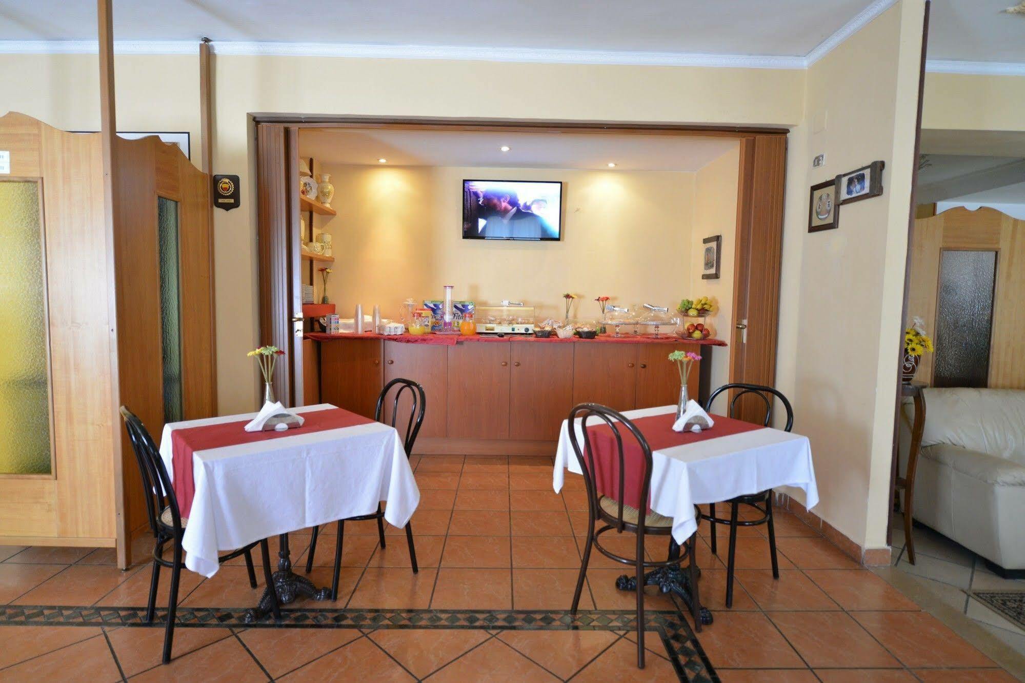 Hotel Martini Casavatore Exterior foto