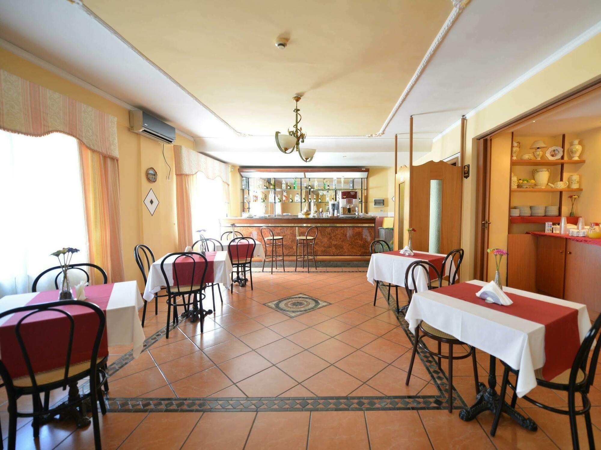 Hotel Martini Casavatore Exterior foto